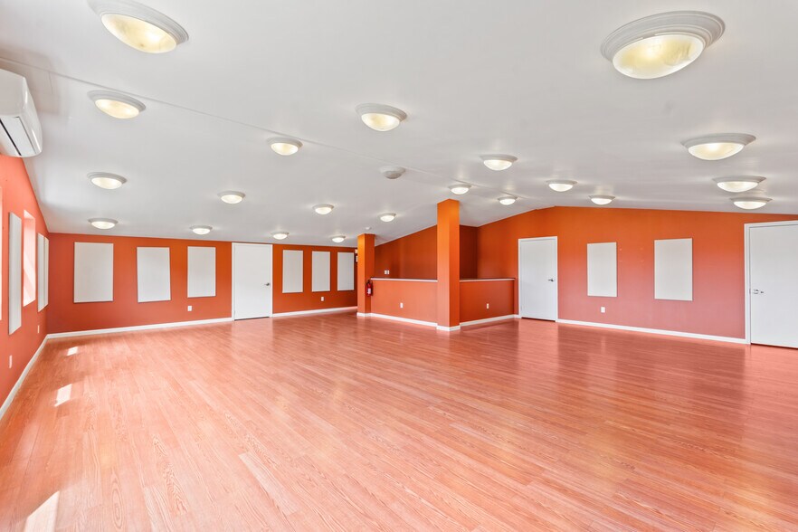 More Photos Of 4647 Reservoir Rd, Geneseo Flex For Sale