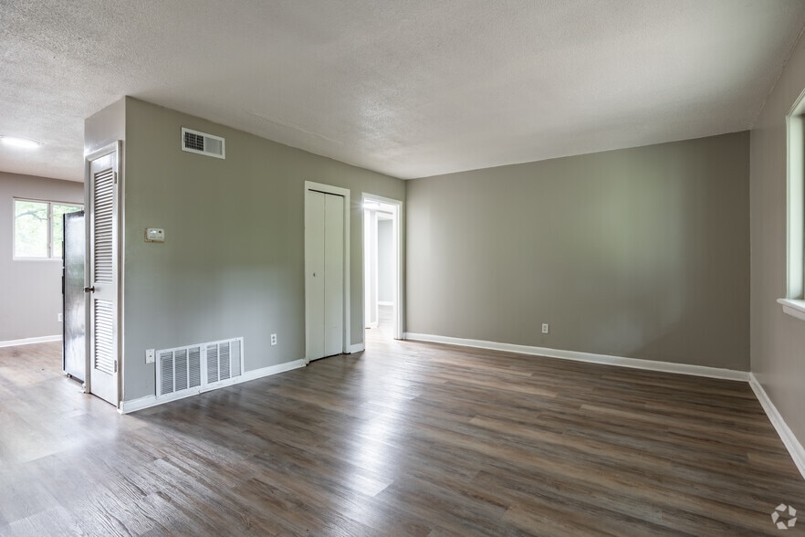 More Photos Of 3937 Glenwood Rd, Decatur Apartments For Sale