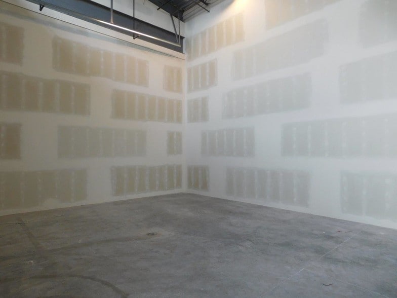 More Photos Of 18233 Lincoln Meadows Pky, Parker Self Storage For Sale