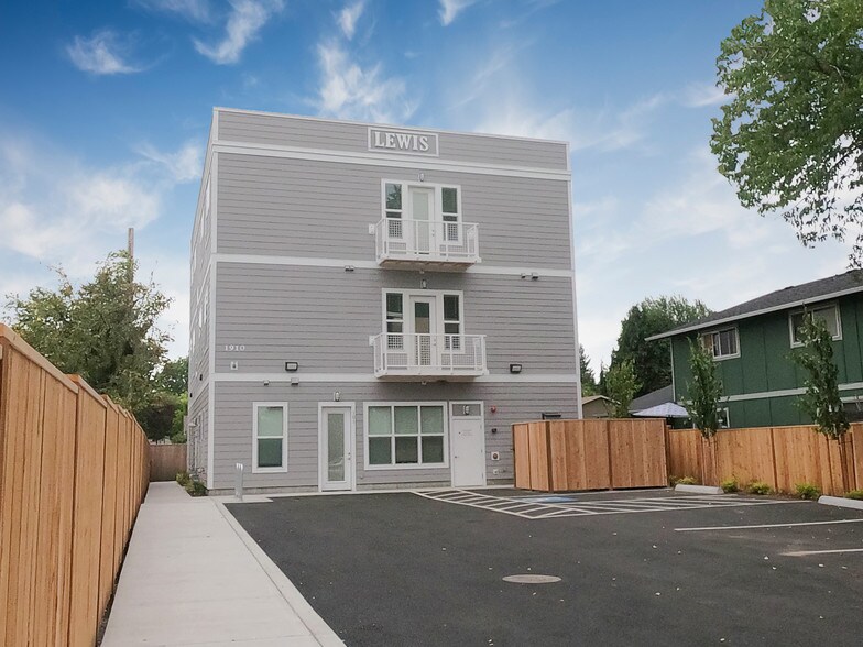 More Photos Of 1910 E Mill Plain Blvd, Vancouver Apartments For Sale