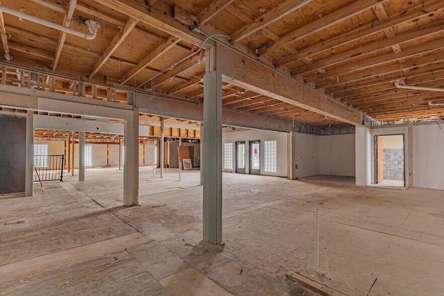 More Photos Of 2908 E Trinity Mills Rd, Carrollton Office For Lease