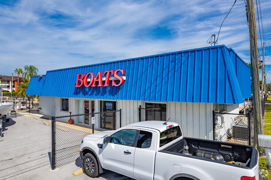 Primary Photo Of 37517 U.S. Highway 19 N, Palm Harbor Freestanding For Sale