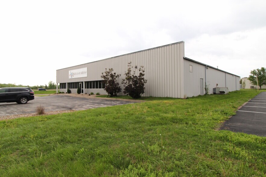 More Photos Of 1021 E 31st St, Lawrence Manufacturing For Lease