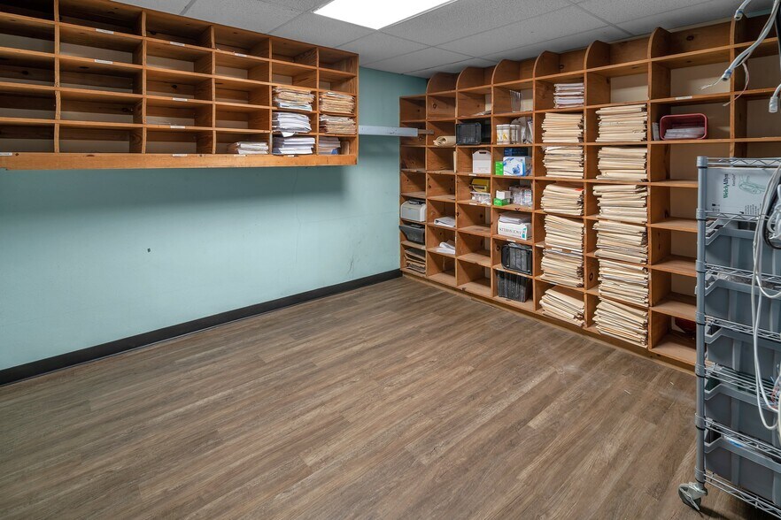 More Photos Of 1712 Buena Vista St, San Antonio Medical For Lease