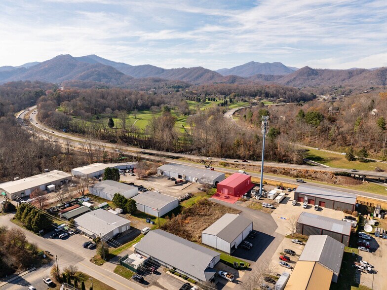 More Photos Of 80 Allegiance ln, Waynesville Warehouse For Lease