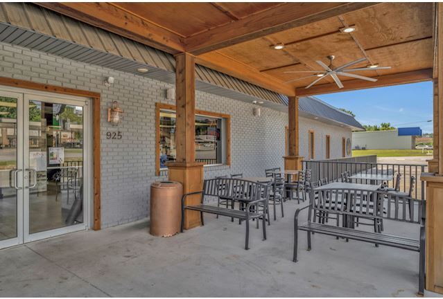 More Photos Of 925 S Neosho Blvd, Neosho General Retail For Sale