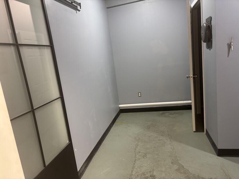 More Photos Of 19 W Bel Air Ave, Aberdeen Storefront For Lease