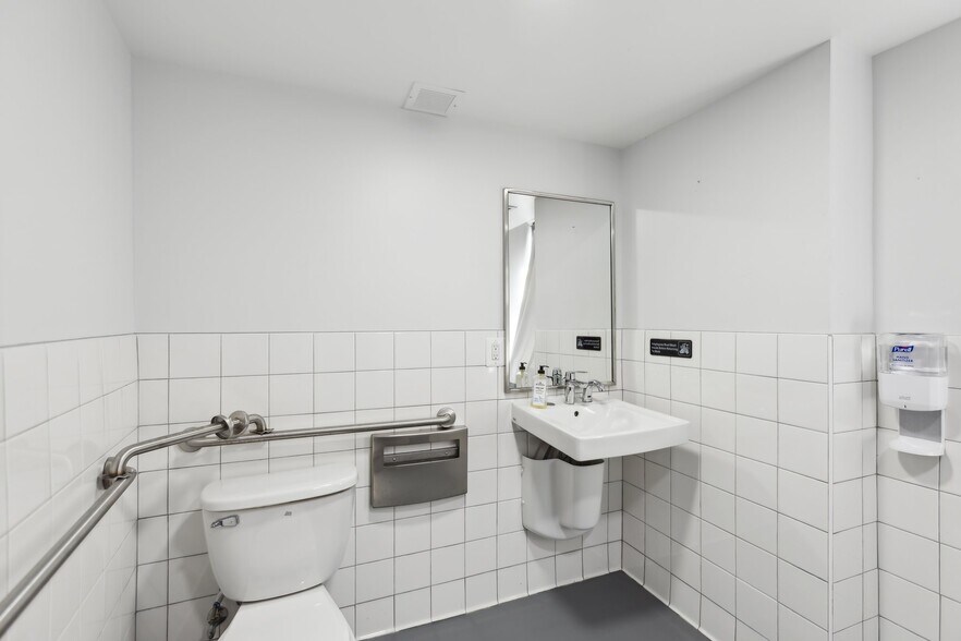 More Photos Of 925 U St NW, Washington Restaurant For Lease