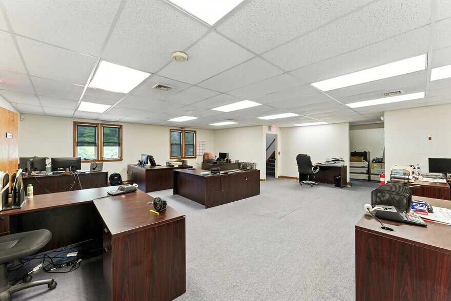 More Photos Of 155 Oak St, Glastonbury Medical For Sale