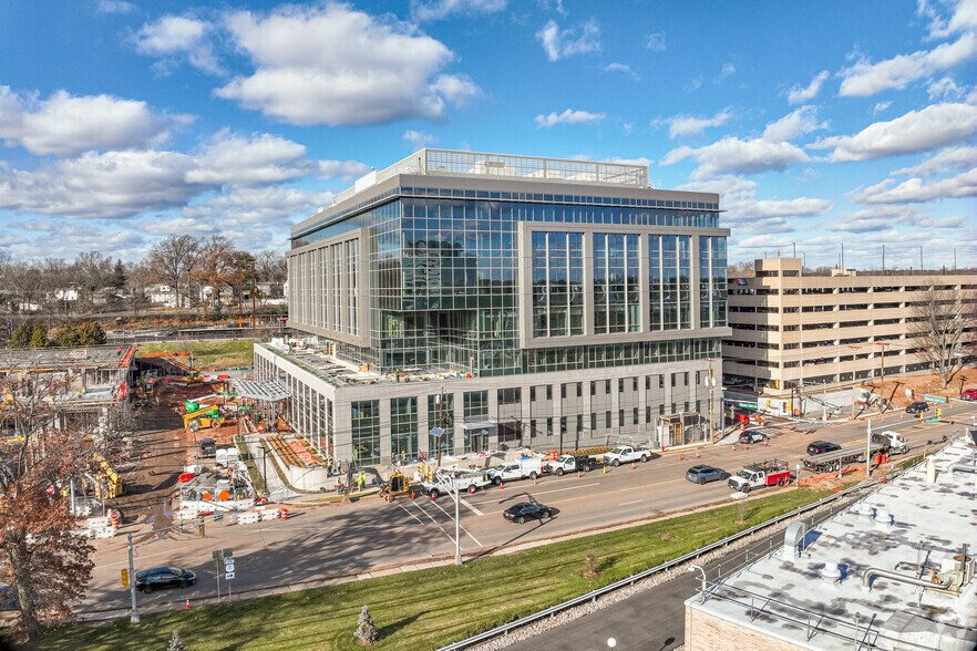 More Photos Of 100 Middlesex Tpke, Iselin Hospital For Lease