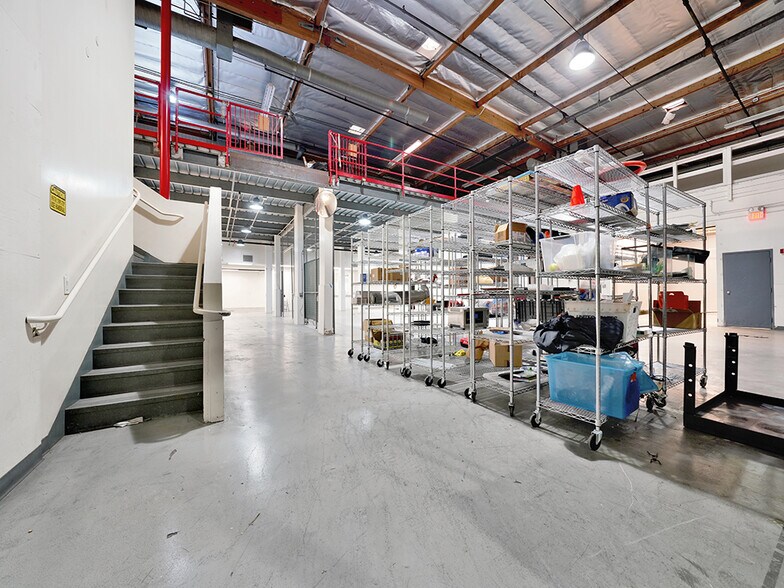 More Photos Of 3501 W Garry Ave, Santa Ana Warehouse For Lease
