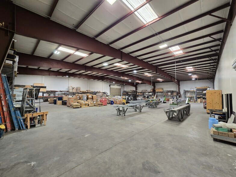 More Photos Of 1041 Eastside Rd, El Paso Warehouse For Sale