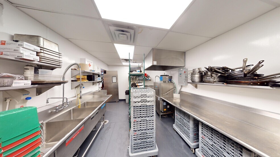 More Photos Of 1432 W 31st St, Minneapolis Storefront Retail Residential For Lease