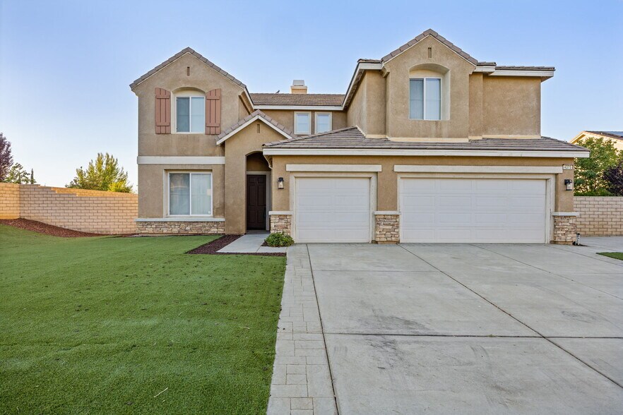 More Photos Of 4375 W Avenue M11, Lancaster Rehabilitation Center For Sale