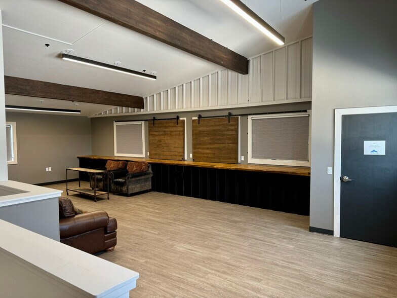 More Photos Of 218 Sportsman Ln, Bigfork Office For Lease
