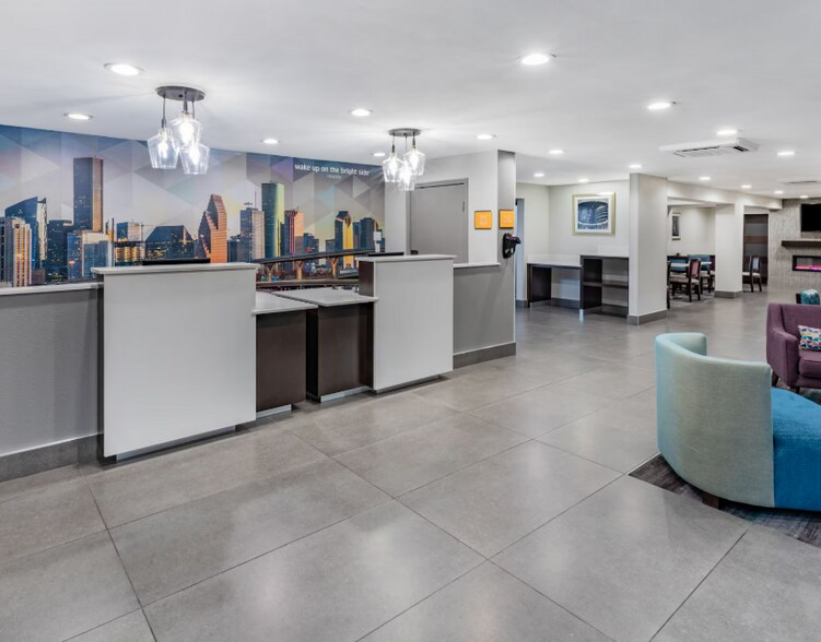 More Photos Of 6790 Southwest Fwy, Houston Hotel For Sale