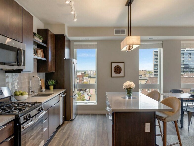 More Photos Of 10 2nd St SE, Minneapolis Apartments For Lease