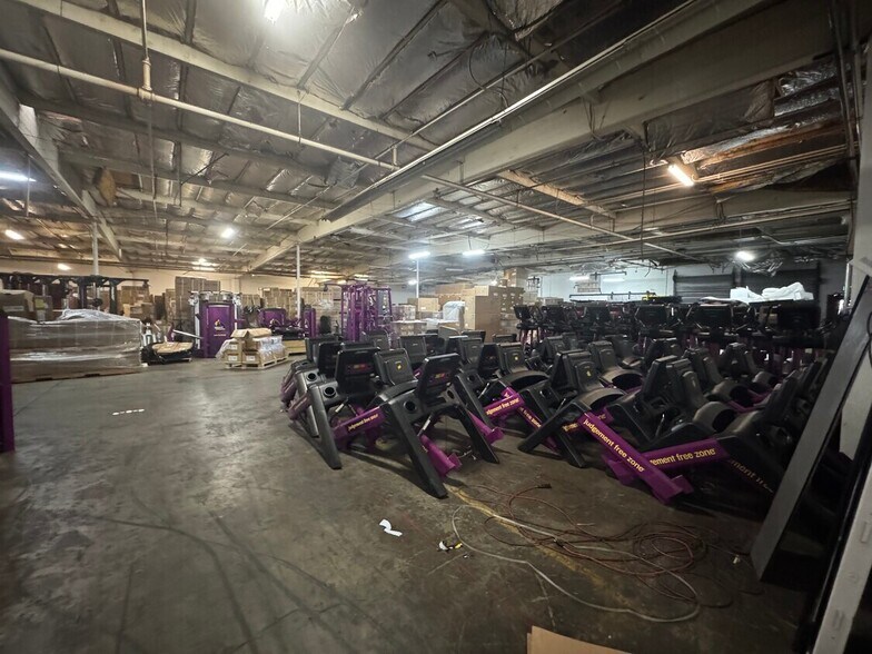 More Photos Of 1050 W Rialto Ave, San Bernardino Warehouse For Lease