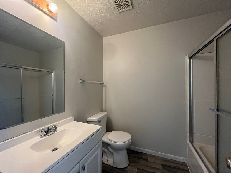 More Photos Of 1001 N 29th St, Omaha Apartments For Sale