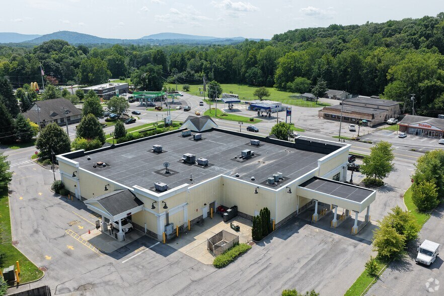 More Photos Of 84 N Plank Rd, Newburgh General Retail For Lease