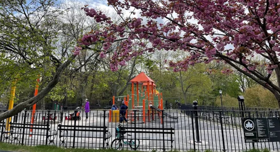 More Photos Of 11882 Metropolitan Ave, Kew Gardens Apartments For Lease