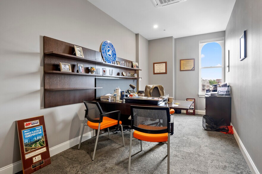 More Photos Of 76 N Pearl St, Albany Apartments For Lease