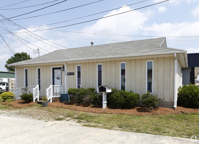 More Photos Of 224-300 Main St, Clayton Office For Sale