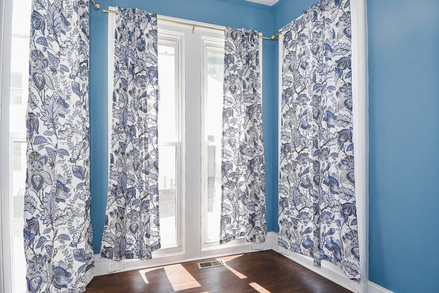 More Photos Of 93-97 Broad St, Middletown Office For Sale