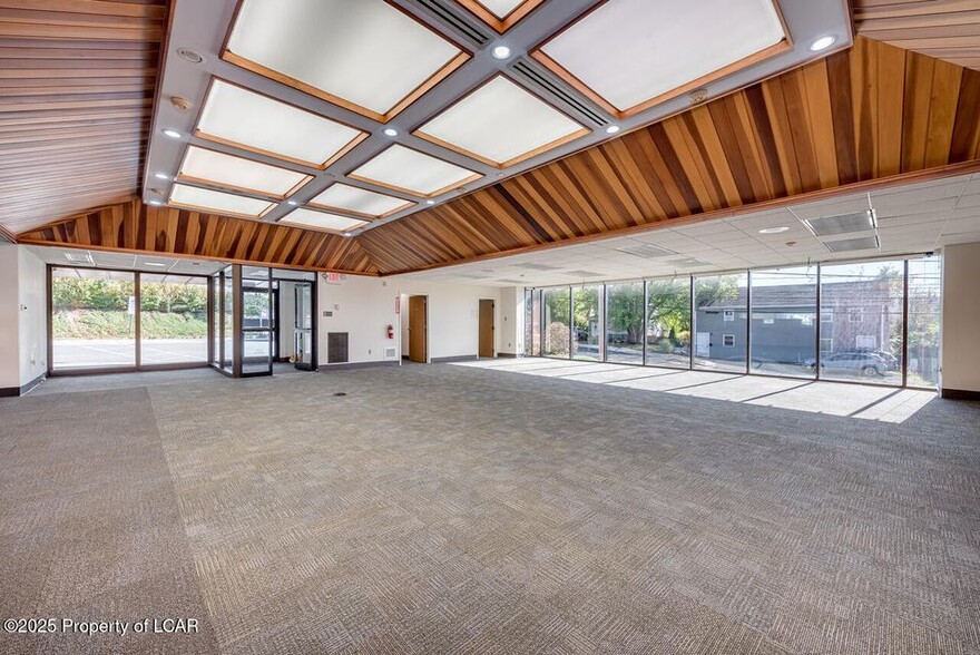 More Photos Of 14 N Main St, Plains Bank For Sale