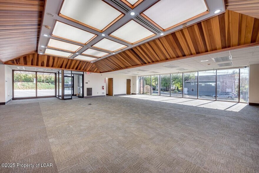More Photos Of 14 N Main St, Plains Bank For Lease