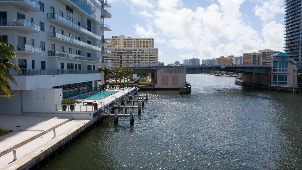 More Photos Of 4010 S Ocean Dr, Hollywood Hotel For Lease