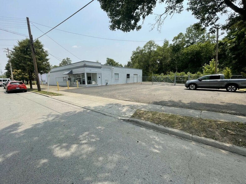 More Photos Of 1361-1365 Tennessee Ave, Cincinnati Warehouse For Sale