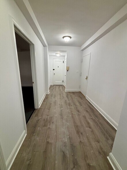 More Photos Of 16 Park Ave, New York Multifamily For Sale