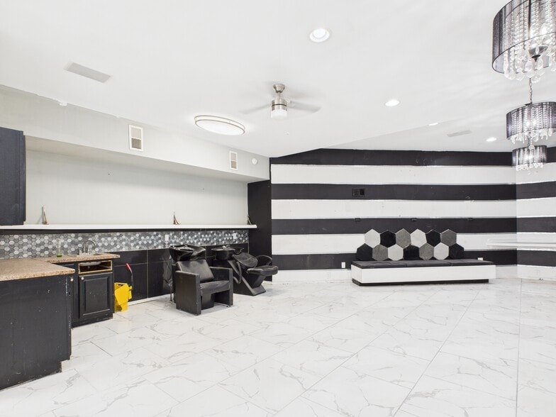 More Photos Of 611 S Orianna St, Philadelphia Storefront Retail Residential For Lease
