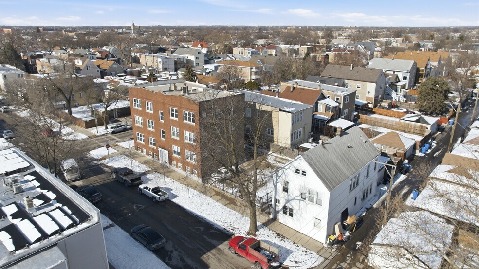 More Photos Of 4948-58 W Dickens Ave, Chicago Apartments For Sale