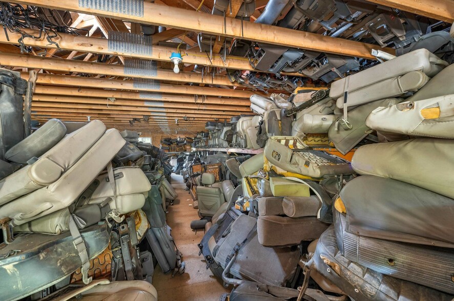 More Photos Of 12 Land Cruiser Dr, Sullivan Distribution For Sale