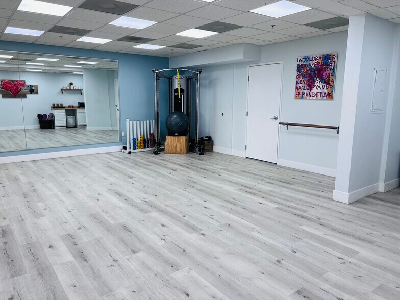 More Photos Of 1540 6th St, Santa Monica Apartments For Lease