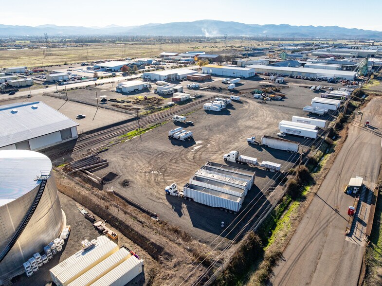 More Photos Of 1405 Antelope Rd, White City Warehouse For Sale