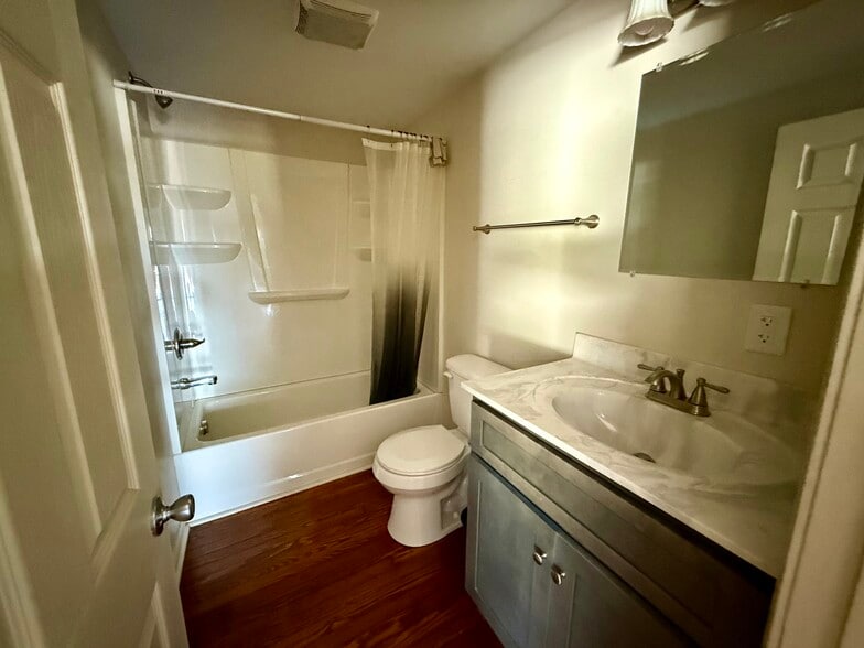 More Photos Of 103 N High St, Franklin Office Residential For Sale