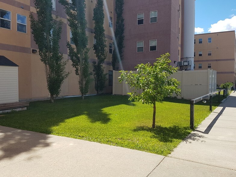 More Photos Of 8920 118 Av NW, Edmonton Apartments For Lease