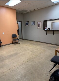 More Photos Of 1440 Main St E, Hamilton Storefront For Lease