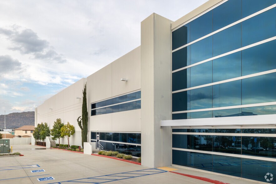 More Photos Of 7350 San Gorgonio Dr, Riverside Distribution For Sale