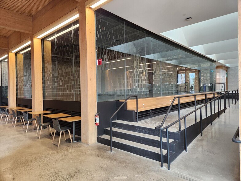 More Photos Of 99 University Av, Kingston Schools For Lease