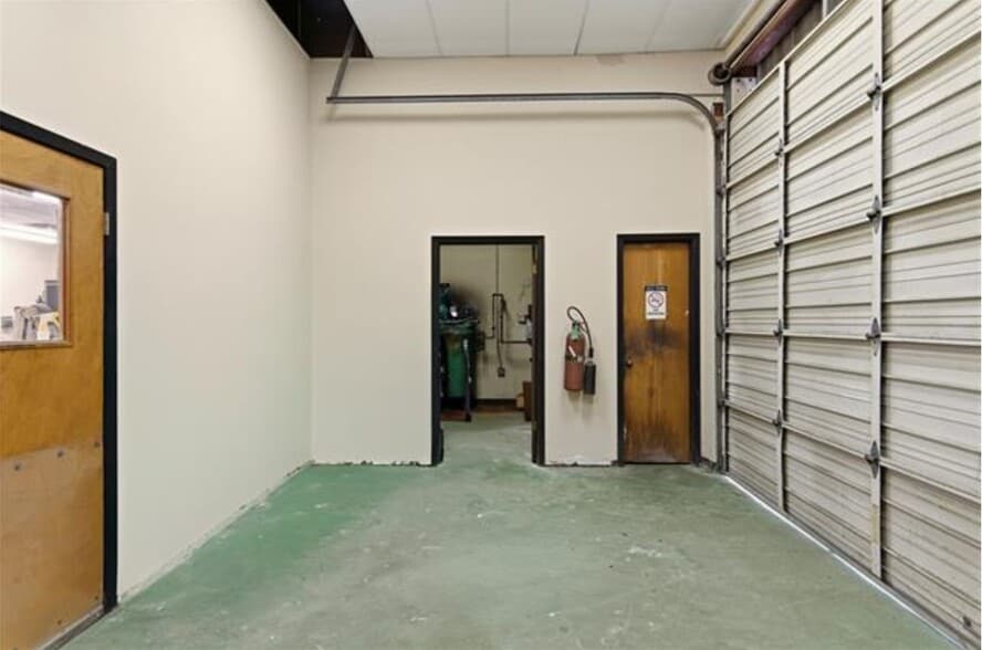 More Photos Of 4501 Zenith St, Metairie Service For Sale