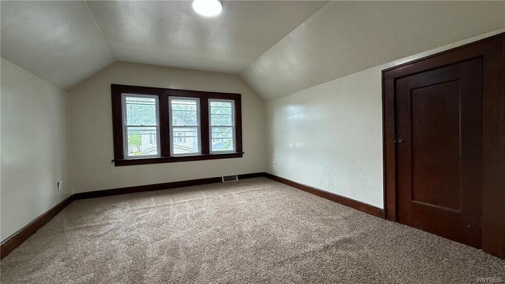 More Photos Of 1890 Linwood Ave, Niagara Falls Apartments For Sale