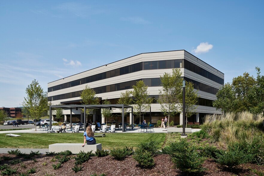 More Photos Of 100 Westwood Pl, Brentwood Office For Lease