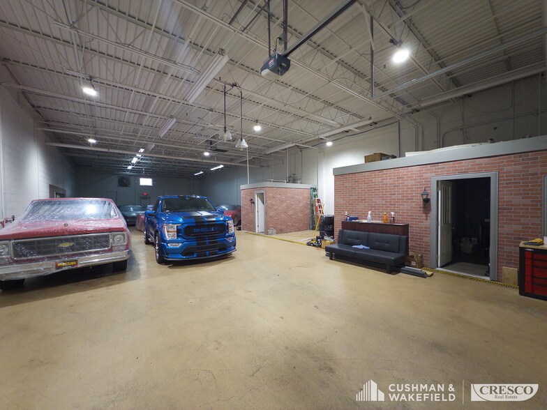 More Photos Of 2288-2290 E Aurora Rd, Twinsburg Manufacturing For Sale