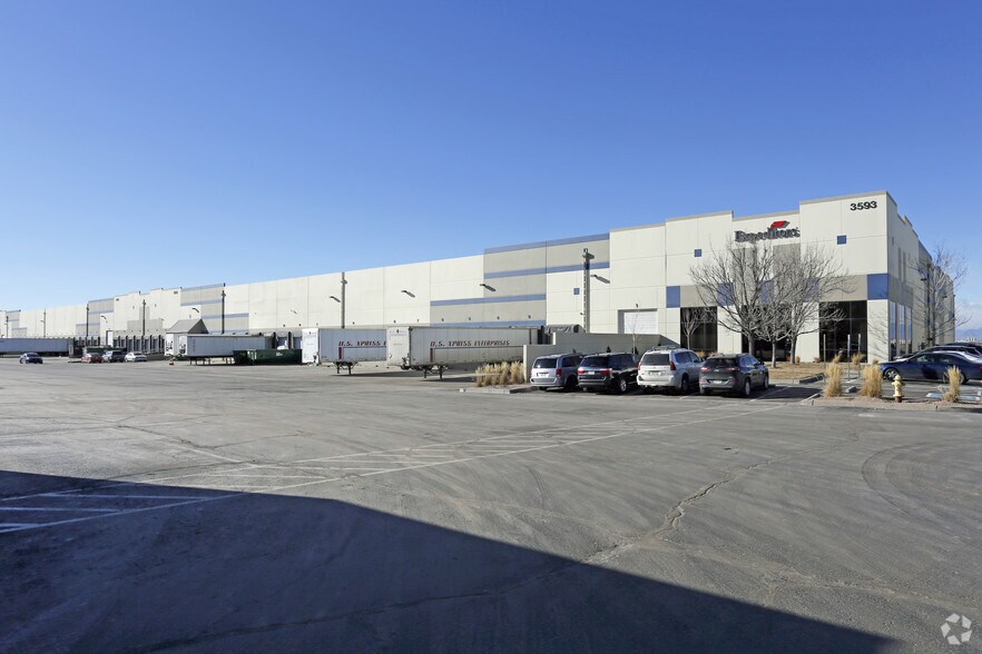 More Photos Of 3503-3593 N Windsor Dr, Aurora Warehouse For Lease