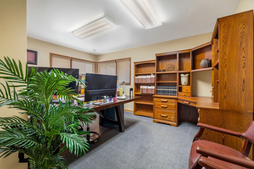 More Photos Of 924 Quincy St, Rapid City Office Residential For Sale
