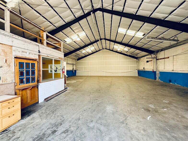 More Photos Of 175-185 Market St, San Rafael Warehouse For Sale